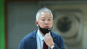 ‘사랑의 3점슈터’ 정인교, 여고농구 명장으로