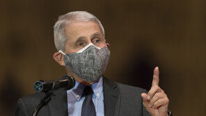 파우치, 방역지침 완화 우려…“지난 여름에 상당한 급증”