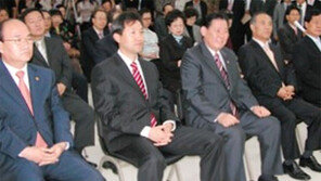 ‘오세훈 페라가모’ 찾았다? 吳 측 “사진 속 구두는 국산 브랜드”