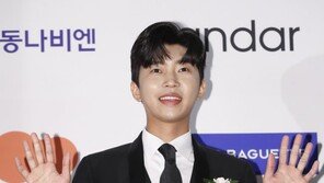 임영웅, 조깅 중 발목 부상…“본인 의지로 ‘뽕숭아학당’ 촬영 스케줄 참여”