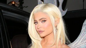 킴 카다시안 억만장자 클럽에 합류…카일리 제너는 탈락