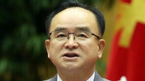 또 전면에 나서 ‘질책’…북한 권력실세 조용원의 강력한 입지