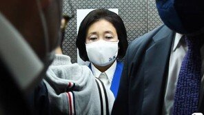 박영선 “눈물로 지는 것이 어디 목련뿐이랴…성찰의 시간 갖겠다”