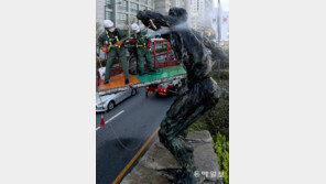 올림픽 조형물 봄맞이 ‘샤워’