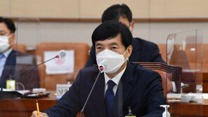 이성윤, ‘靑기획 사정’ 수사팀에 “휴대전화 통신내역 제출” 지시
