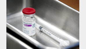 [단독]아스트라 백신 접종 혼란…‘보류’ 하루만에 ‘재개’ 방침