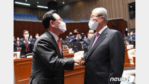 주호영, 윤석열 겨냥해 “반기문처럼 당 밖에 있는 건 유리하지 않아”