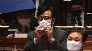 진중권 “당직자 폭행 송언석, 의원 아니라 인간자격도 없다…제명이 답”