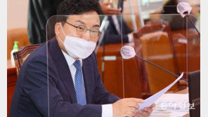 검찰, ‘횡령 혐의’ 이상직 의원 구속영장 청구