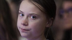 ‘환경소녀’ 툰베리 “11월 유엔 기후총회 연기해야…참석 안한다”