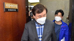 당원 업고 이선 후퇴 받아친 친문…“당심·민심 괴리” 우려도