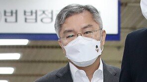 ‘선거법 위반’ 최강욱 결심공판 하루 앞두고 돌연 연기