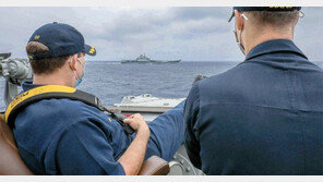 美中 항모 대치… 블링컨 “中, 힘으로 상황 바꾸려 하면 큰 실수” 