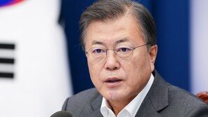 文대통령, 전효관 비서관·김우남 마사회장 의혹 감찰 지시