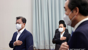 이낙연 “文 지키겠다”…이준석 “朴지키는 태극기와 뭐가 달라”