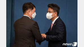 이철희 靑정무수석 “아닌 것은 ‘NO’라고 말할 수 있는 참모 되겠다”