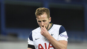 순위 못 올리고 케인은 발목 부상…잃은 게 많은 토트넘