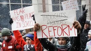 ‘도망치고 숨고 싸워라’ 美총기난사에 FBI 생존 수칙