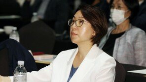 野 “기모란, 방역방해 전문가”…與 “어느 공직자가 그러겠나”