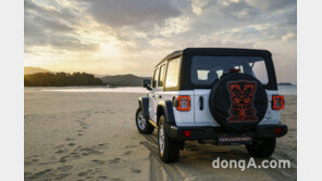 “여름 바다 품은 짚차”… 지프코리아, 50대 한정 ‘랭글러 아일랜더 에디션’ 출시