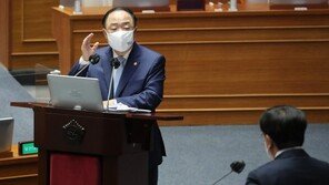 文 통화한 모더나, 상반기 못온다… 홍남기 “하반기 예정”