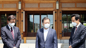 文 “재건축 완화시 가격 상승…사면론, 국민통합 도움돼야”