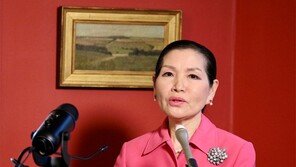 “한국 백신 확보 돕기, 주지사 남편과 최선 다할것”