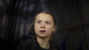 툰베리, ‘지구의 날’ 美의원들에 쓴소리…“화석 감세 혜택은 수치”