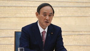 日스가, 도쿄 등 긴급사태 발령에도 “도쿄올림픽 예정대로”