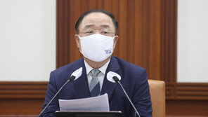 홍남기 “백신 도입 지연 사례, 현재까지 단 한 건도 없다”