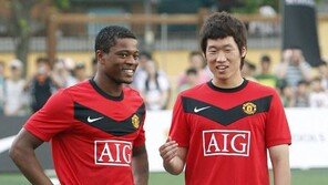 에브라 “박지성은 동료 이상…아이들 대부로 삼고 싶다”