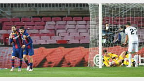 메시 2골 1도움에 바르셀로나 5-2 승리