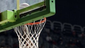 ‘모트리 48점’ 전자랜드, KCC에 45점차 대승…벼랑 끝 탈출