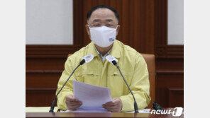 홍남기 “화이자 추가확보로 조기 집단면역 기반…‘백신가뭄’ 아냐”