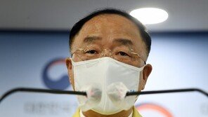 홍남기 “5월부터 日최대 150만명 접종역량…일반국민 접종 본격화”