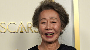 영화인들이 말하는 윤여정…“스크린 밖에서 더 매력적인 사람”