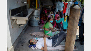 탑승시 전원음성→내린 후 52명 확진…인도發 항공기 집단감염