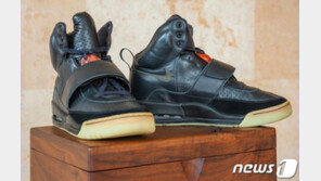 ‘마이클 조던’ 넘었다…카니예 웨스트 운동화 20억 낙찰