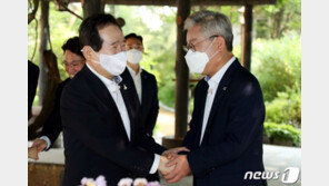 “백신 과잉이 낫다” vs “뭘 모르는 소리”…이재명-정세균 또 충돌