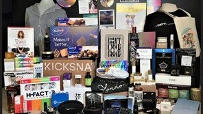 윤여정 상금은 0원, 선물은 ‘2억 스웨그백’…내용물은?