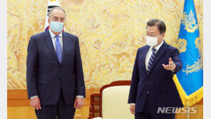 文대통령 “노바백스 백신에 큰 기대…신속 사용허가 협력”