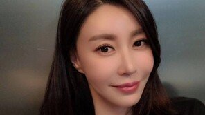 ‘47세’ 성현아, 세월 피해간 미모 “생존신고”