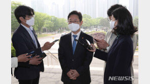 박범계 “이성윤 수사심의위, 총장후보 추천과 관계없어”