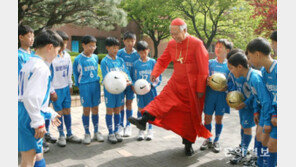 “행복이 하느님 뜻” 어머니의 온화함 남기고 떠난 정진석 추기경[청계천 옆 사진관]