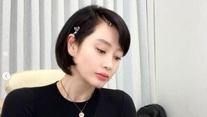 김혜수, 오늘도 우아해…50대에도 한결같은 동안 미모