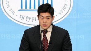 “무자격자 조국 딸 만날까 두려워” 발언 김재섭, 경찰 수사 받는다