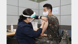 軍, 30세 이상 장병 백신 접종 개시…다음 날까지 전투휴무