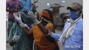 ‘코로나 지옥’ 된 인도, 하루 사망자 수 3000명 넘어