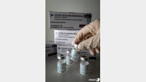 “백신 맞고 100불 받아가요”…美 청년층 접종 거부에 특단의 처방