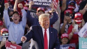트럼프, 정치활동 다시 시동거나…“이르면 5월 대형집회 재개”